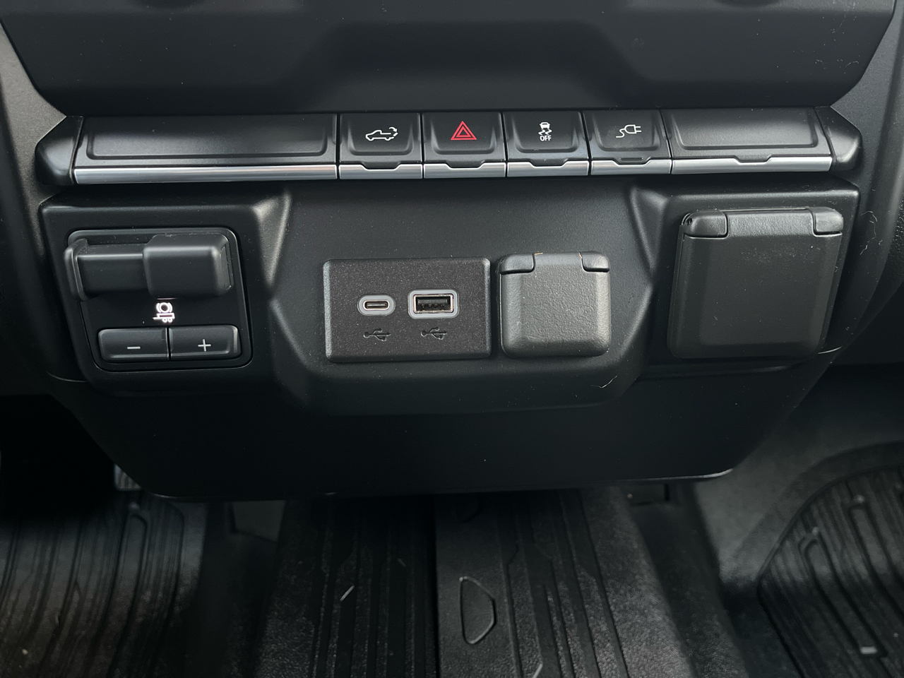 GMC Sierra 3500HD Pro Crew Cab 4WD SB 2022