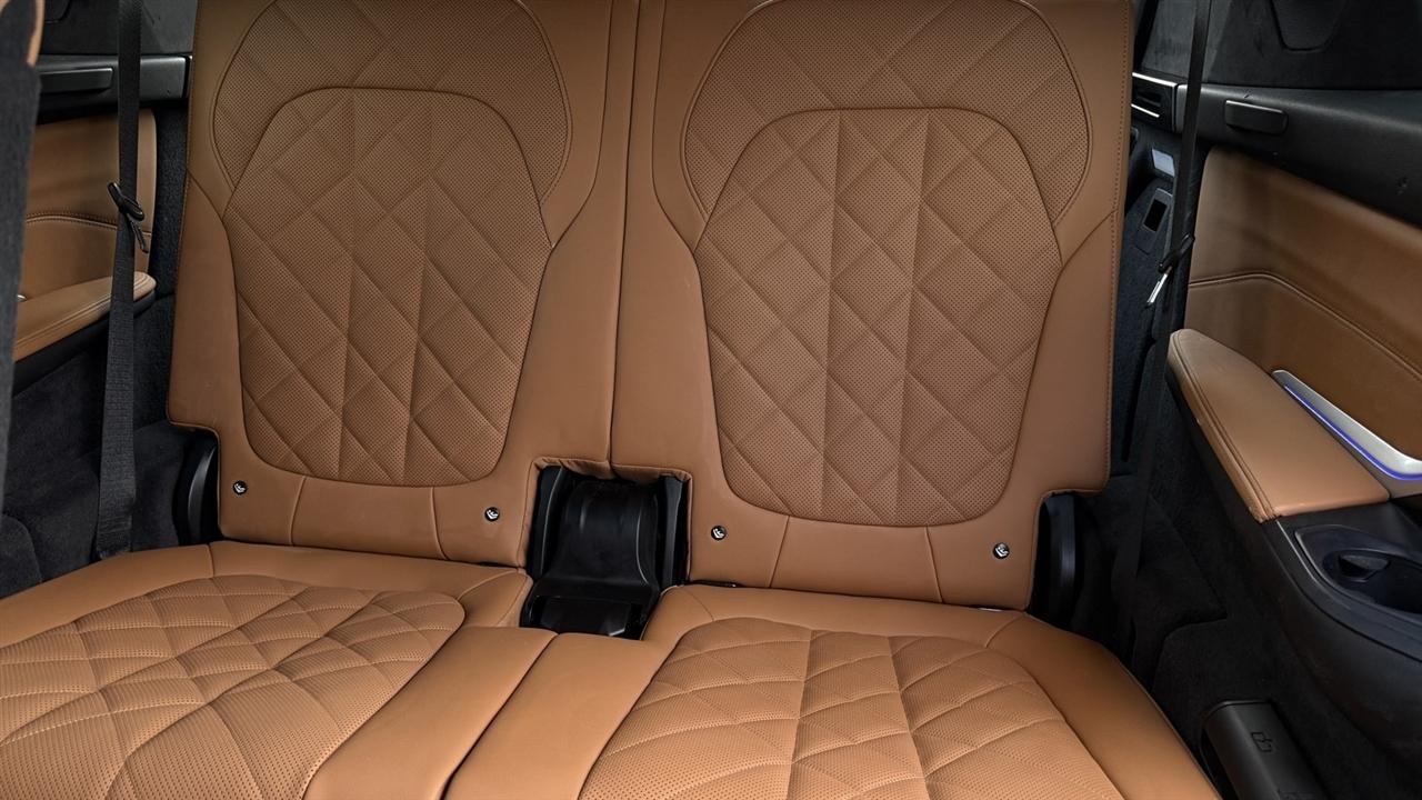 2024 BMW X7 40i - Photo 38