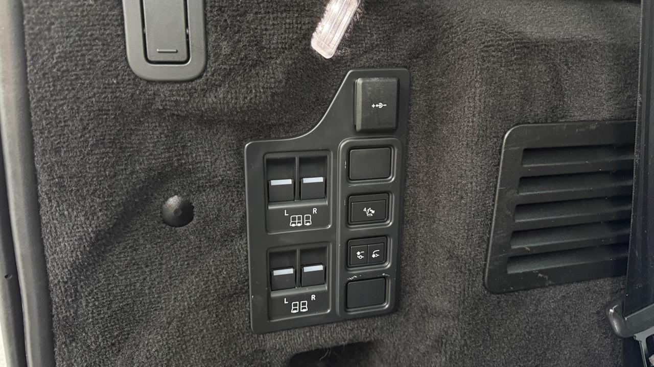 Land Rover Discovery photo 26
