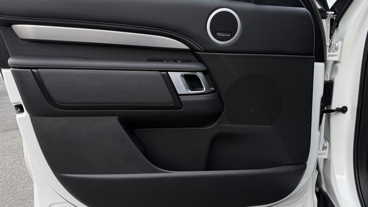 Land Rover Discovery photo 27