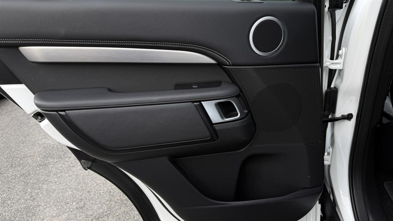 Land Rover Discovery photo 33