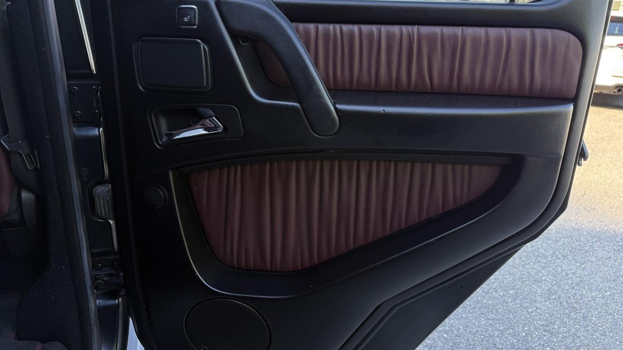 Mercedes-Benz G-Class photo 38