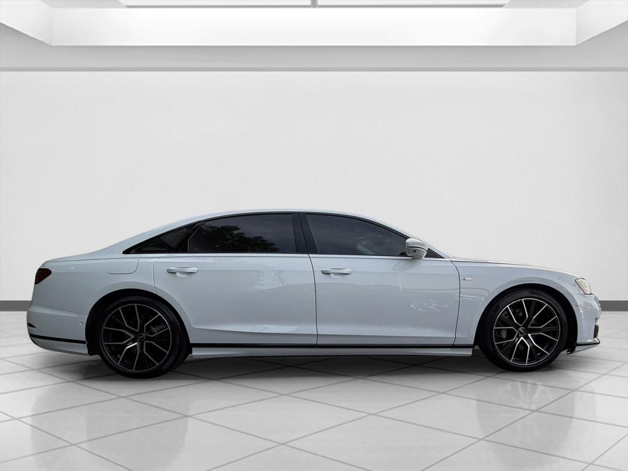 Audi A8 L photo 6
