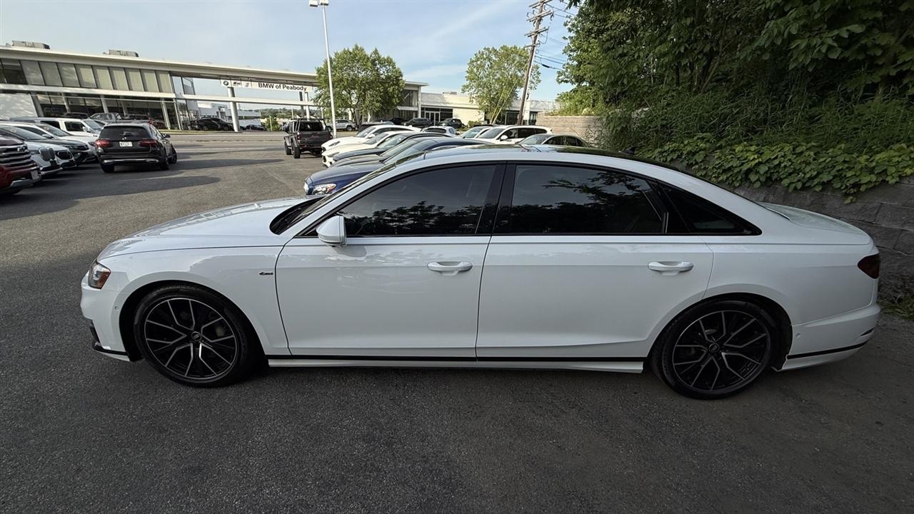 Audi A8 L photo 12