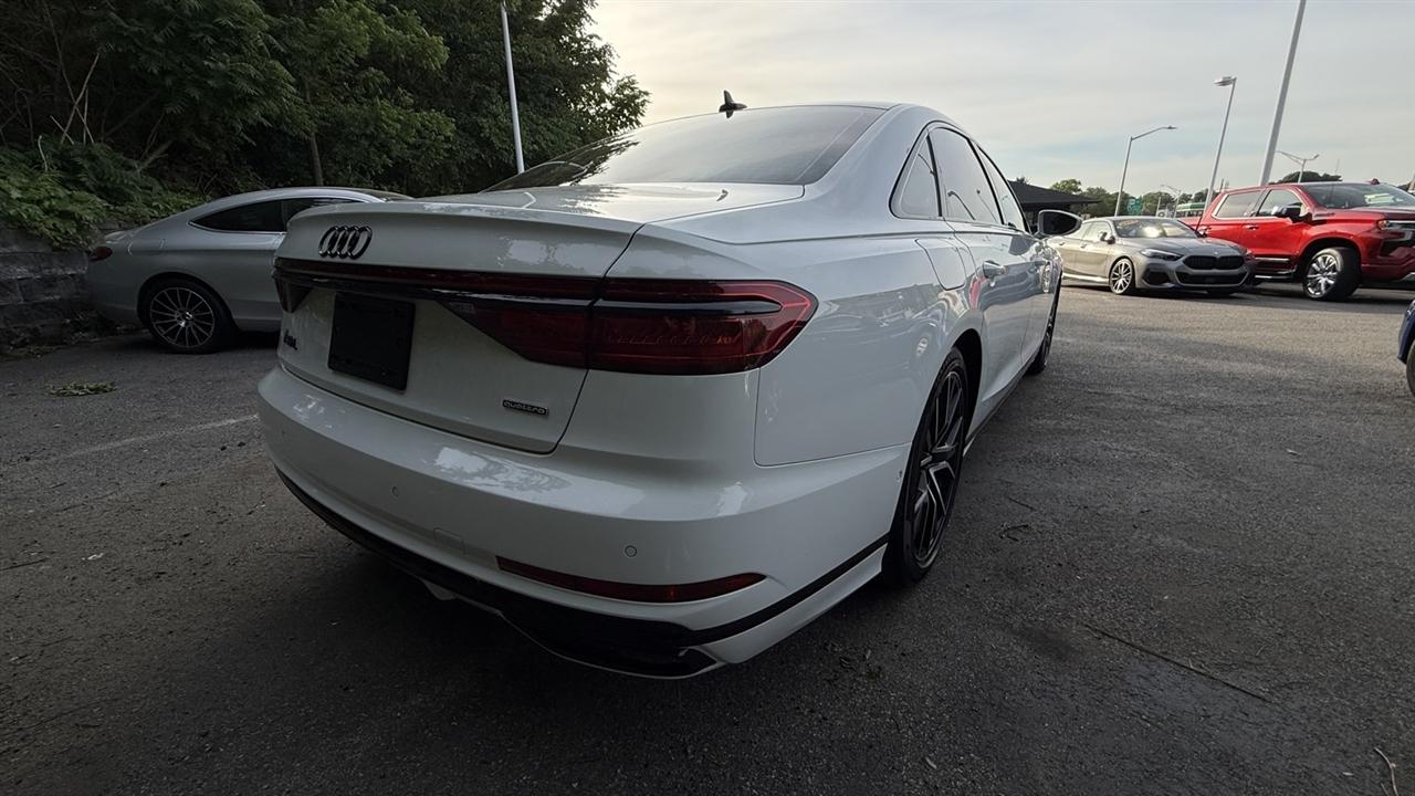 Audi A8 L photo 17