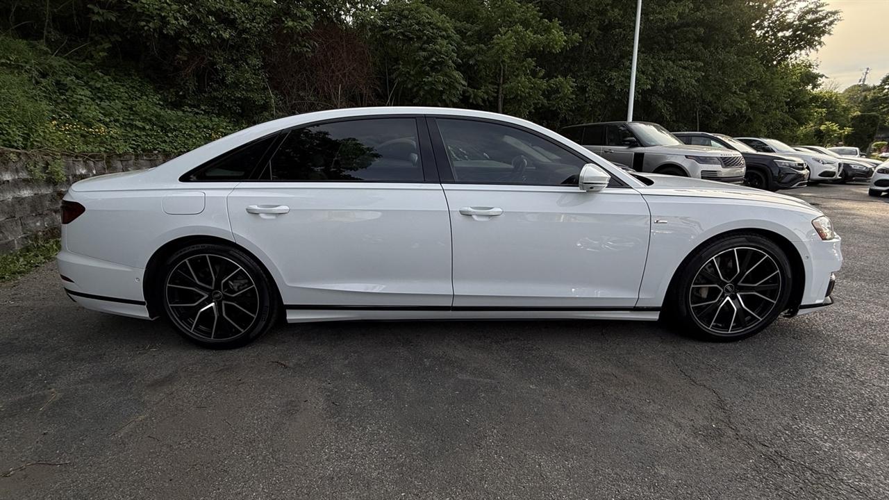 Audi A8 L photo 19