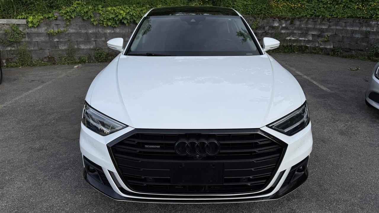 Audi A8 L photo 24