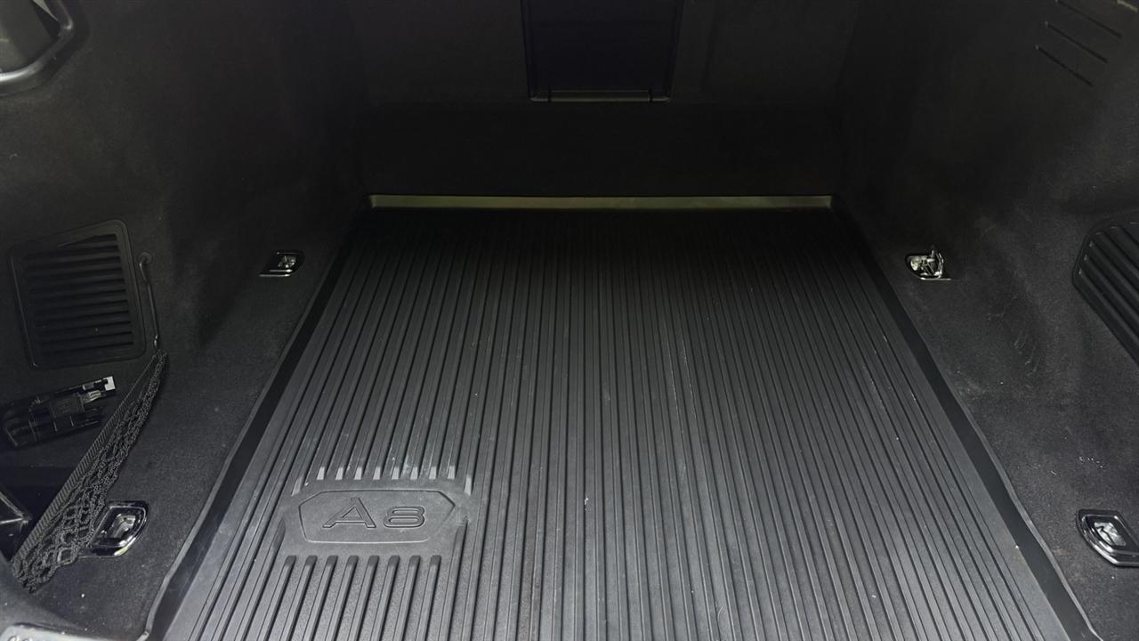 Audi A8 L photo 25