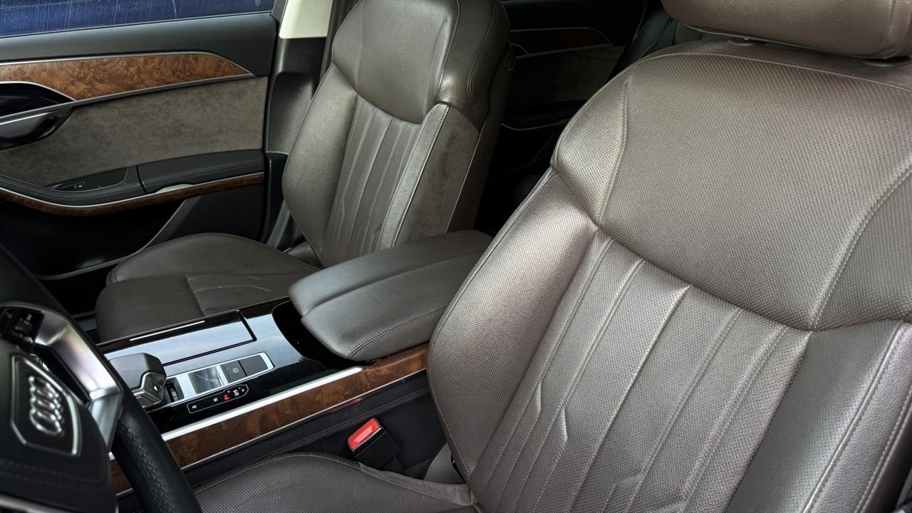 Audi A8 L photo 31