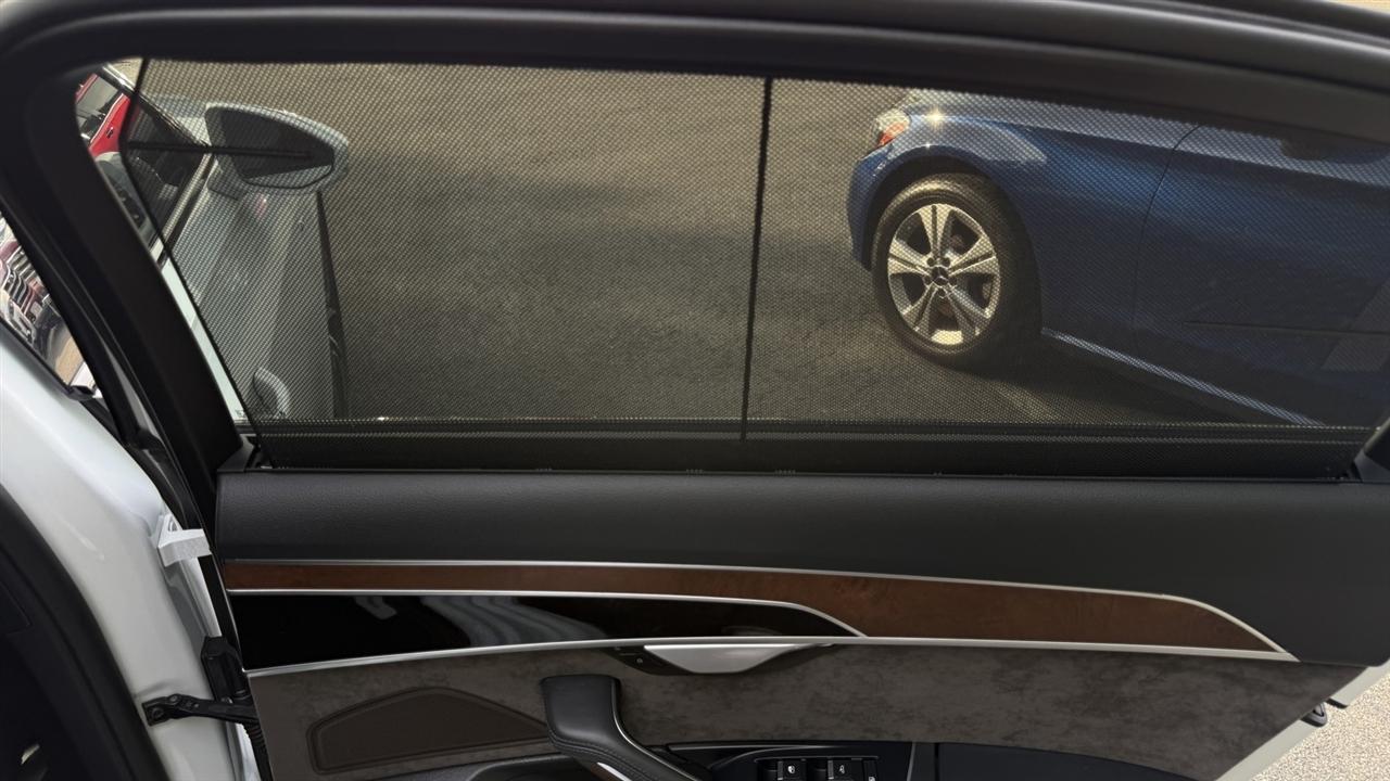 Audi A8 L photo 37