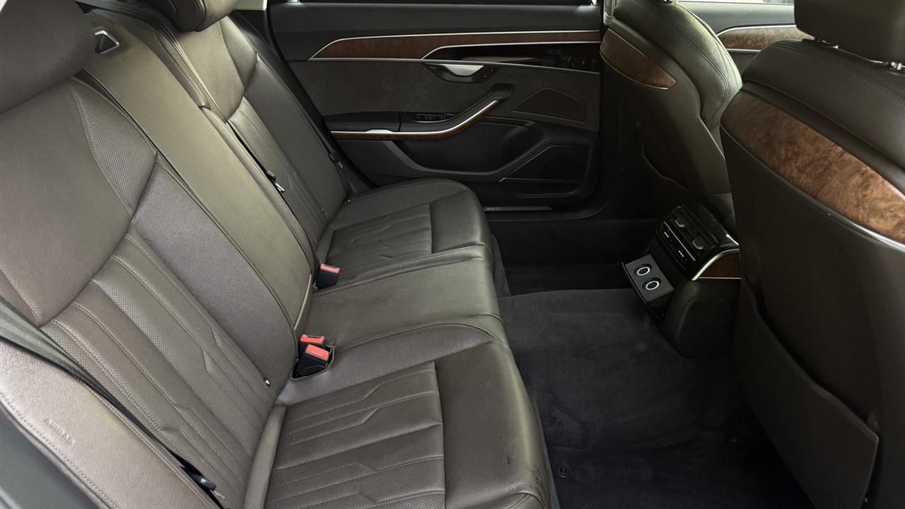 Audi A8 L photo 38