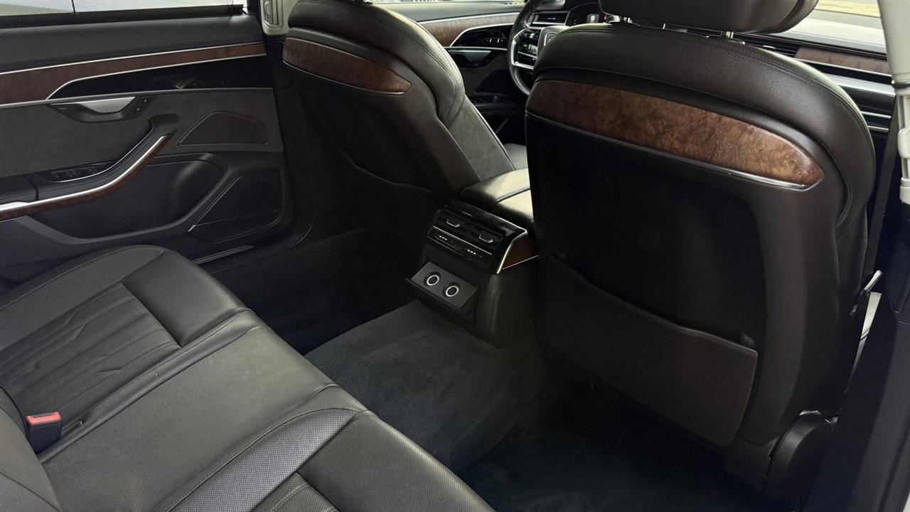 Audi A8 L photo 39