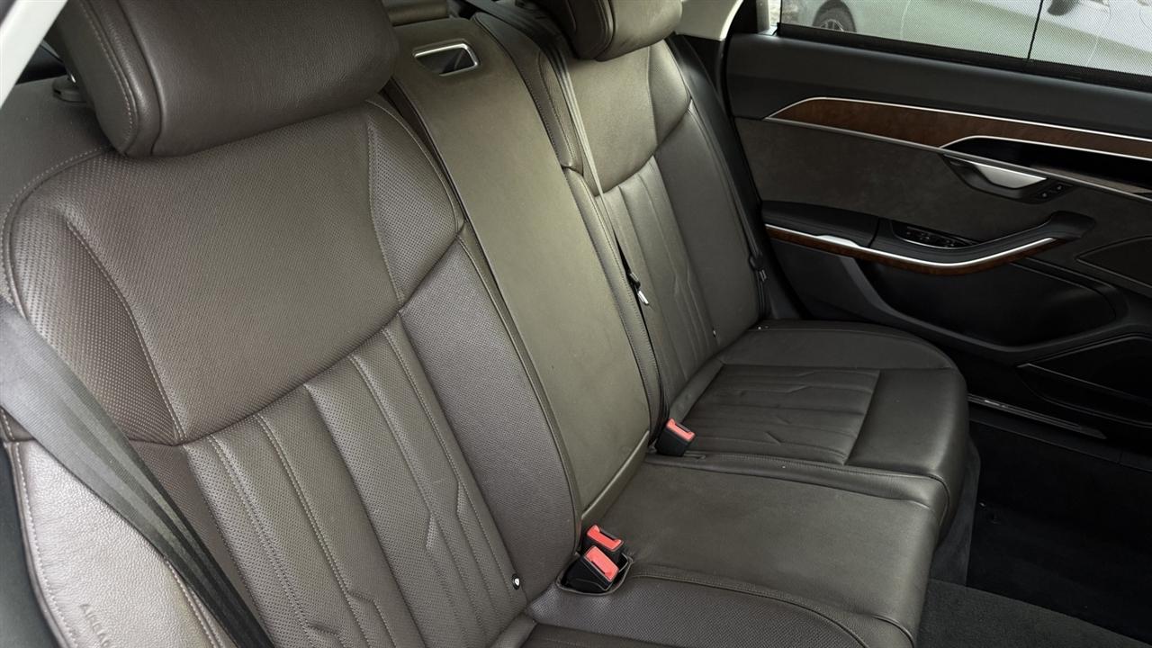 Audi A8 L photo 40
