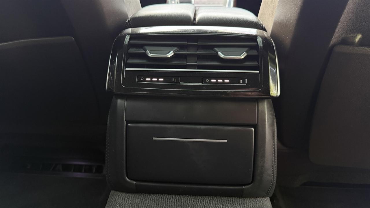 Audi A8 L photo 41