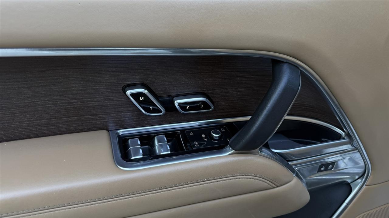 Land Rover Range Rover photo 26