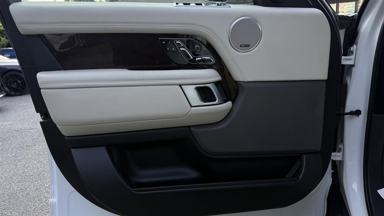 Land Rover Range Rover photo 25