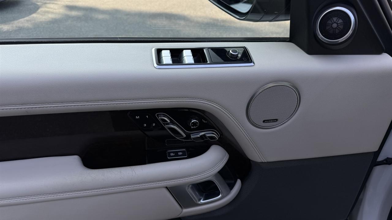 Land Rover Range Rover photo 26