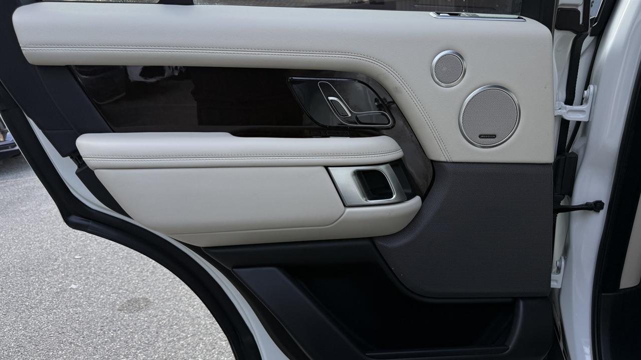 Land Rover Range Rover photo 30