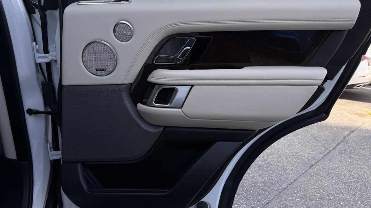 Land Rover Range Rover photo 36