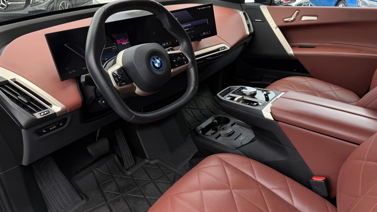BMW iX photo 20