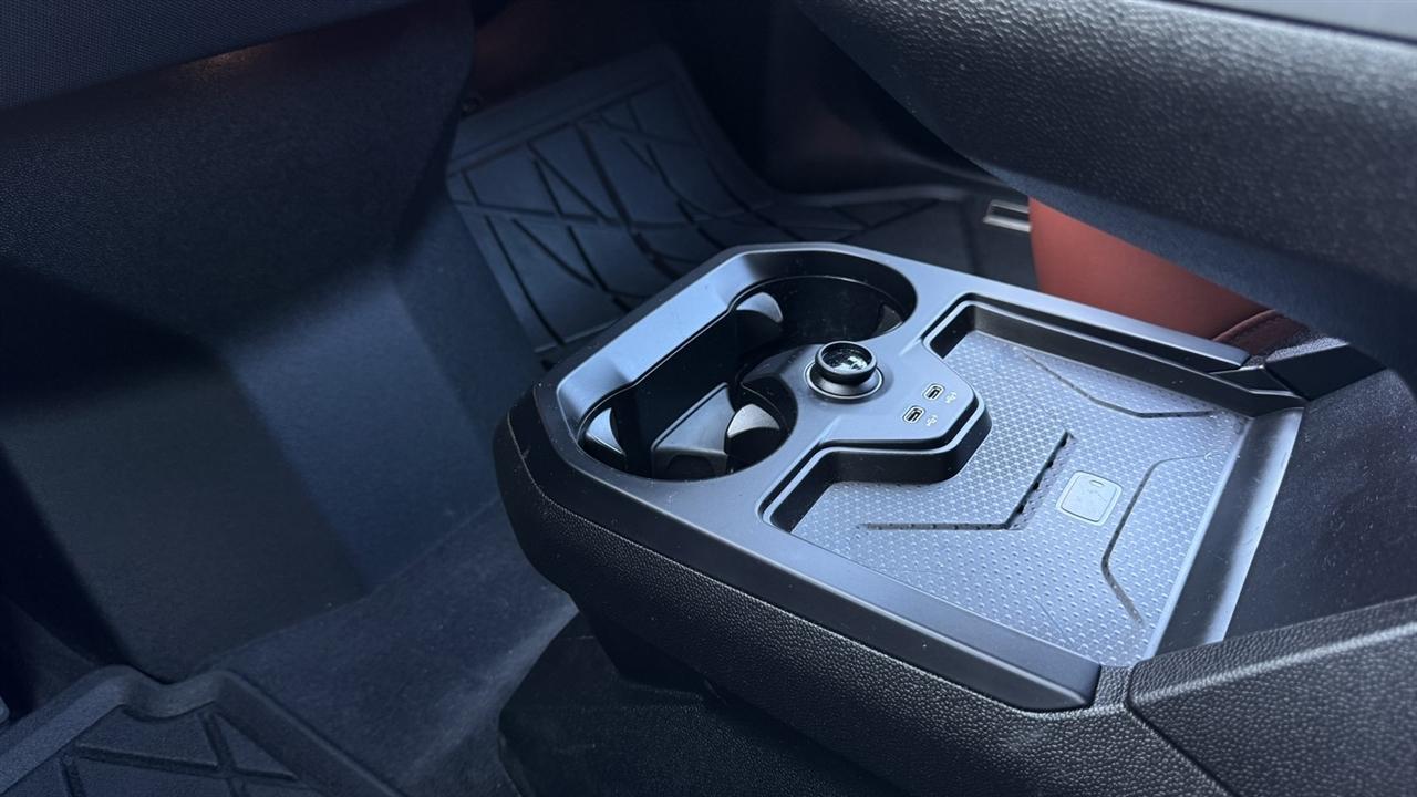 BMW iX photo 52