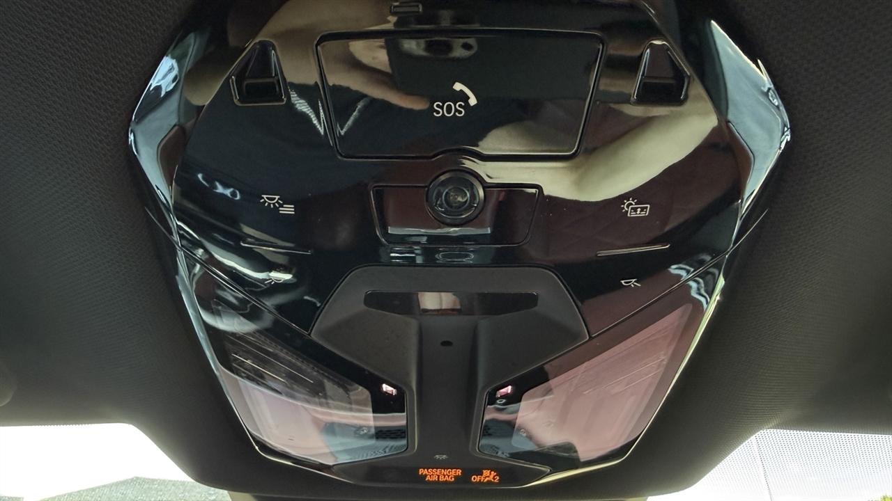 BMW iX photo 53