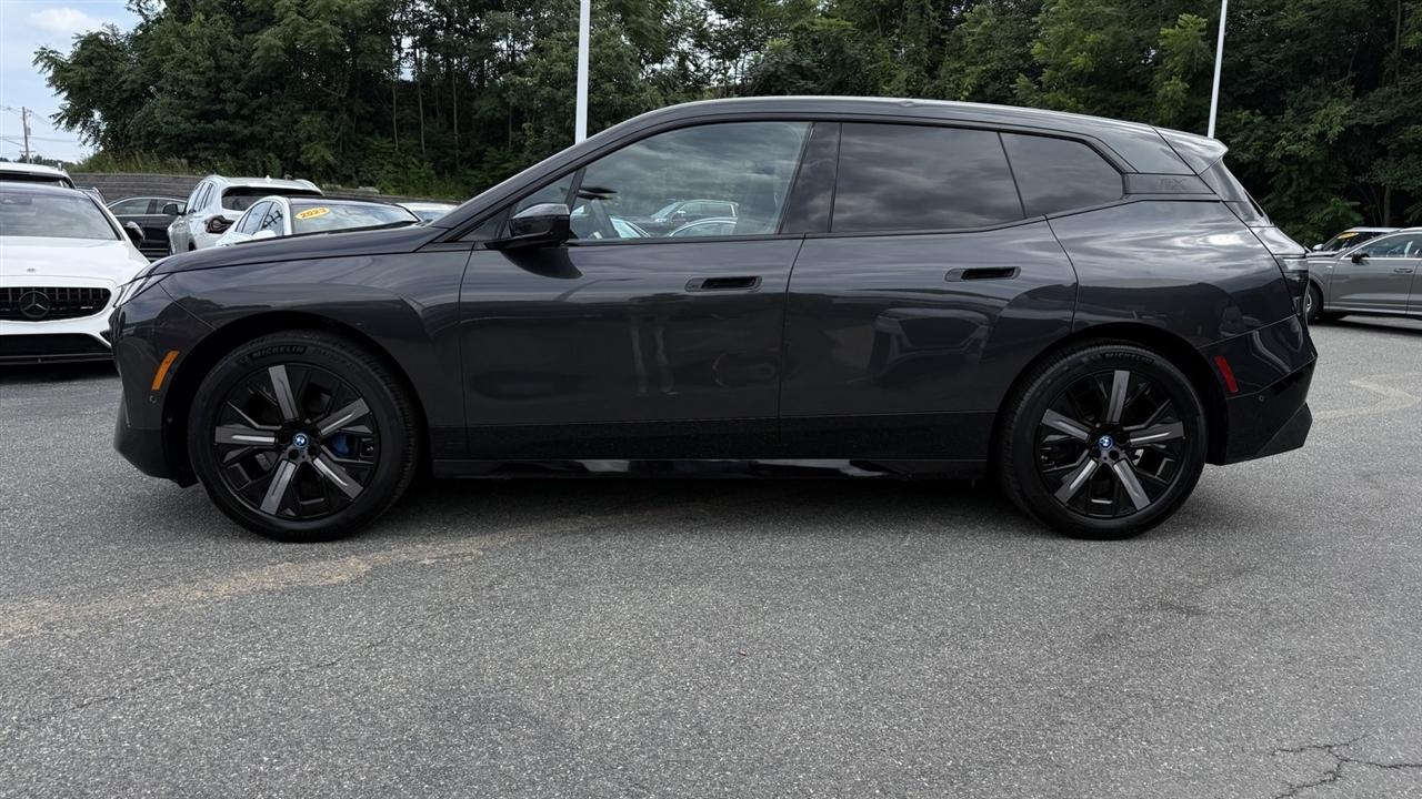 BMW iX photo 59