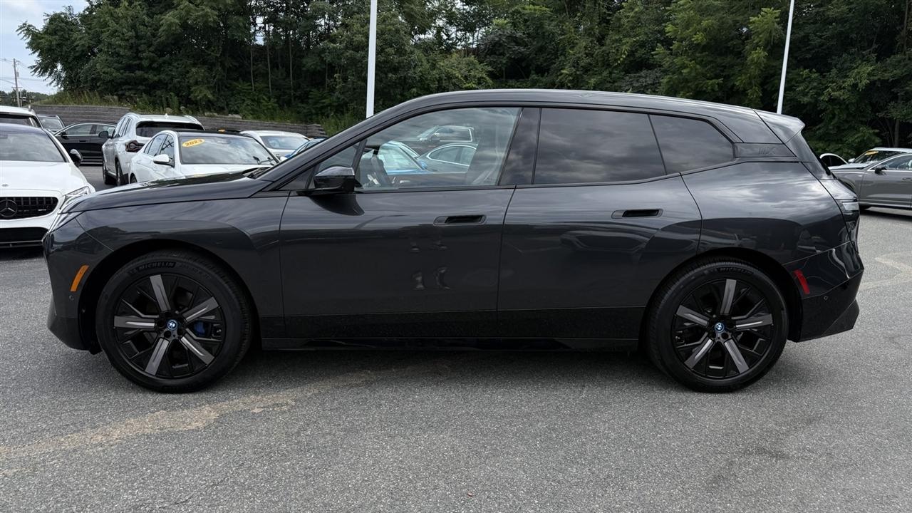 BMW iX photo 67