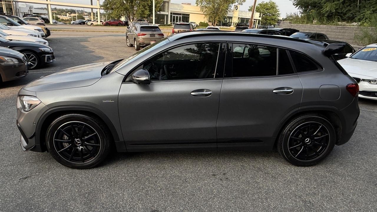 Mercedes-Benz GLA-Class photo 12