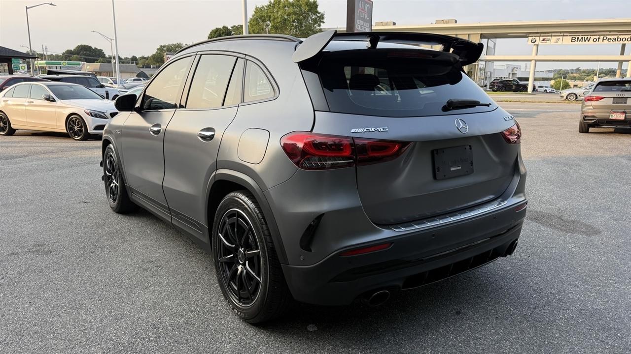 Mercedes-Benz GLA-Class photo 13
