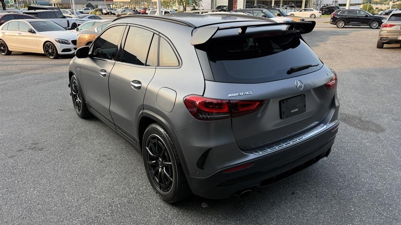 Mercedes-Benz GLA-Class photo 14