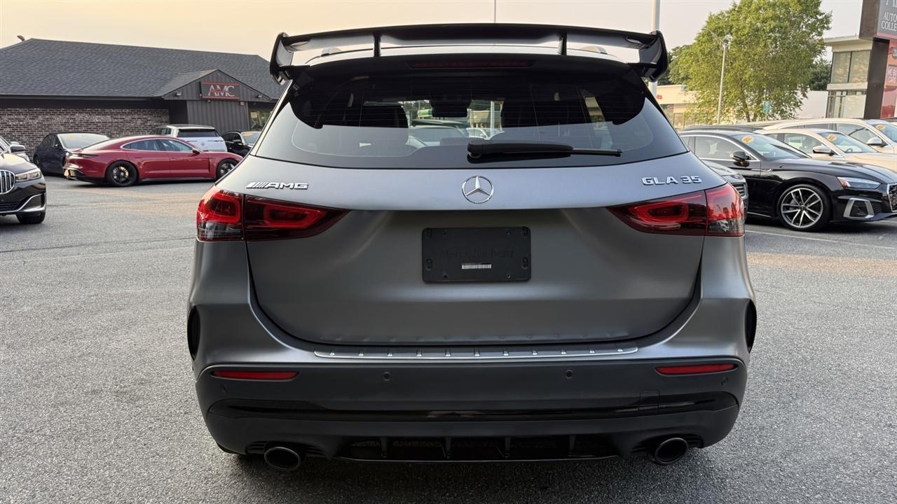 Mercedes-Benz GLA-Class photo 15