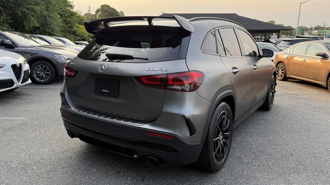 Mercedes-Benz GLA-Class photo 17