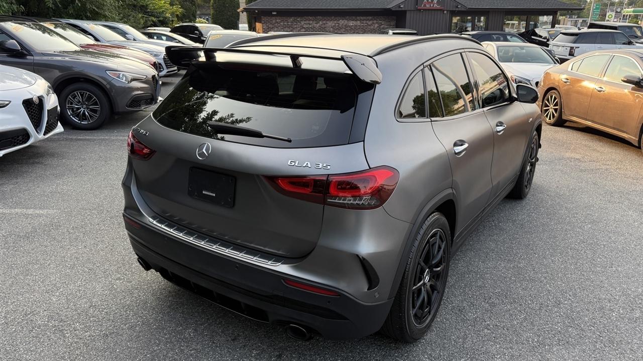 Mercedes-Benz GLA-Class photo 18