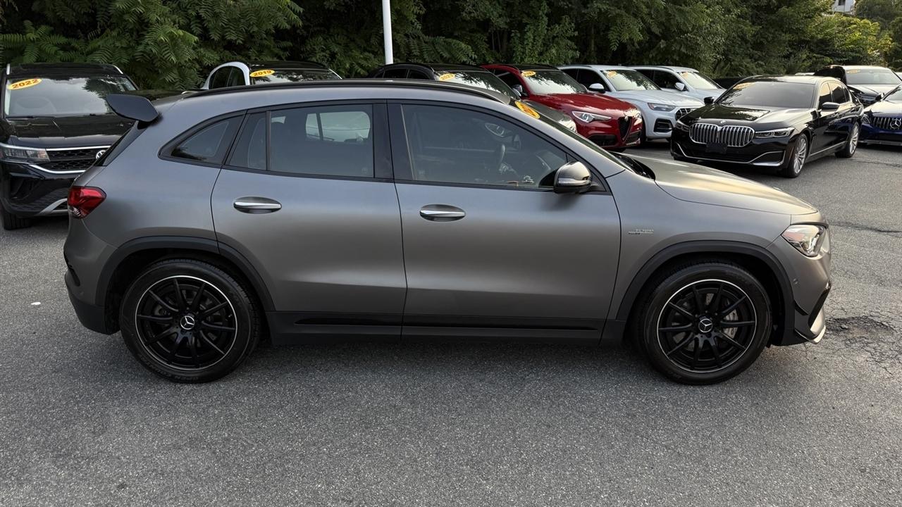 Mercedes-Benz GLA-Class photo 20