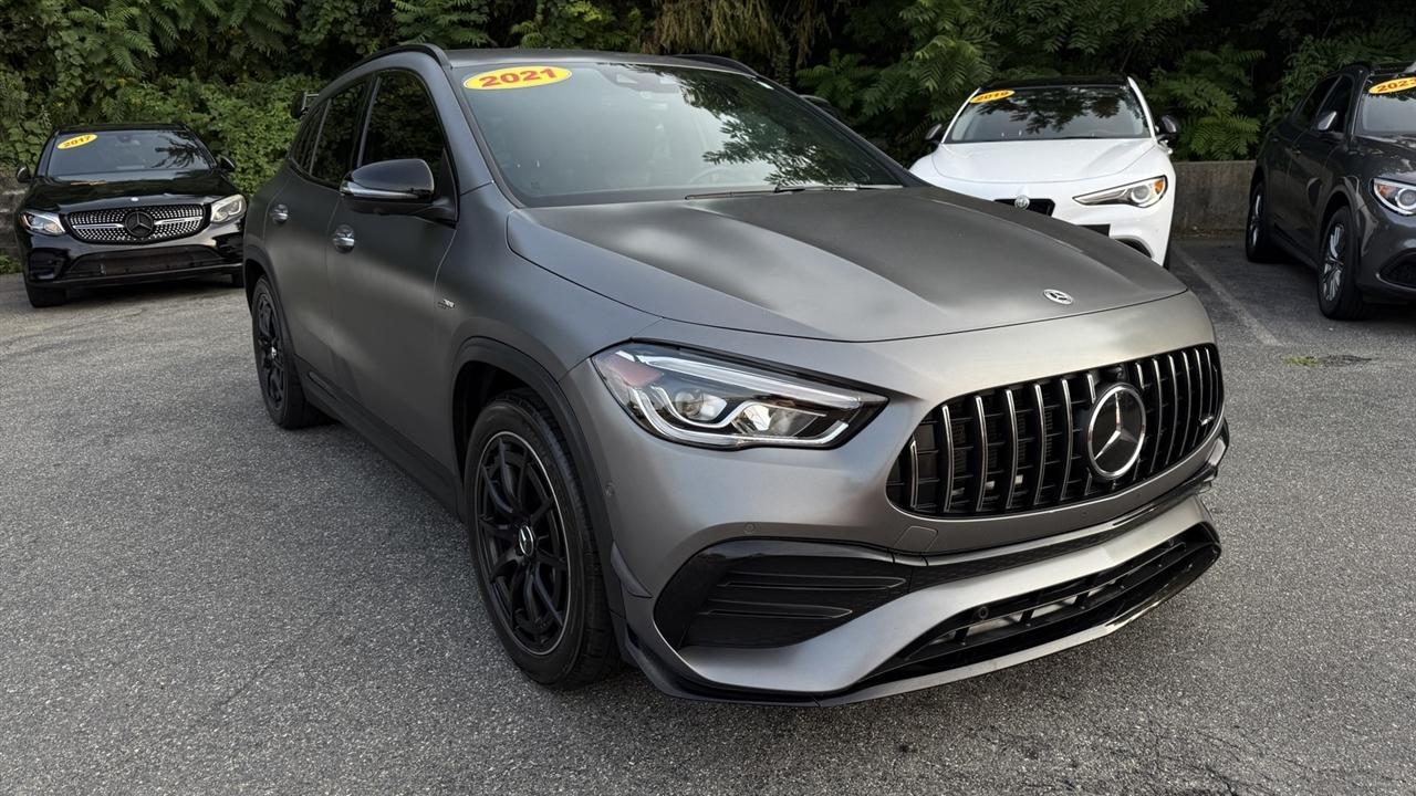 Mercedes-Benz GLA-Class photo 21