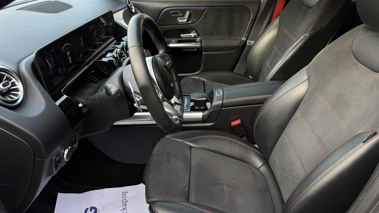Mercedes-Benz GLA-Class photo 27