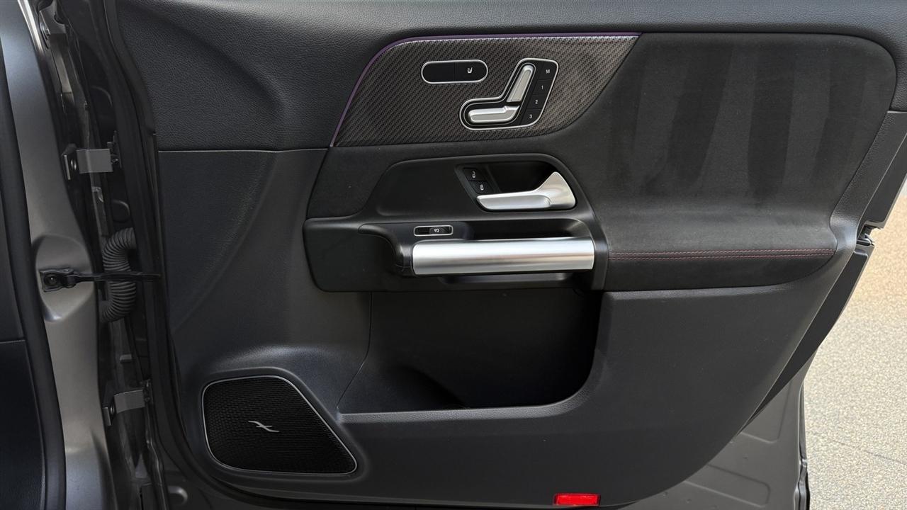 Mercedes-Benz GLA-Class photo 41