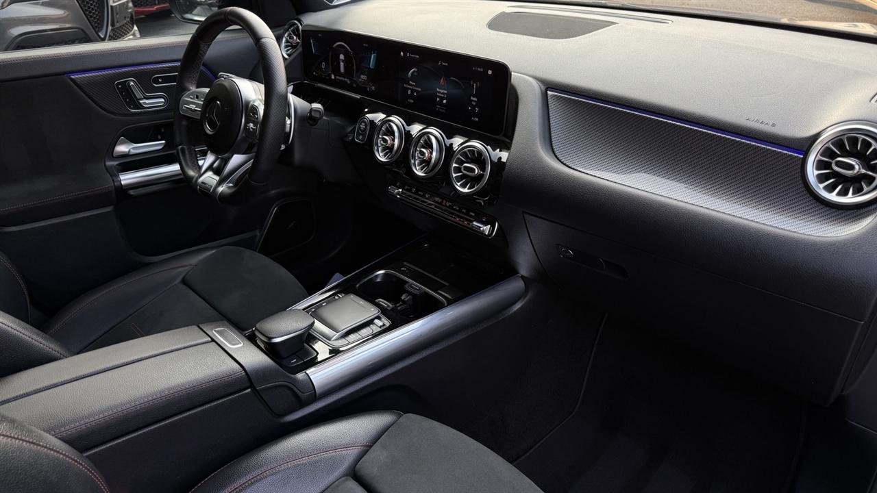 Mercedes-Benz GLA-Class photo 44