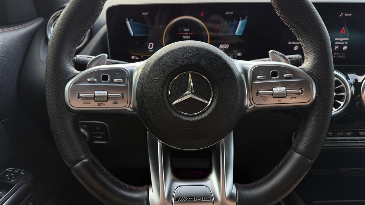 Mercedes-Benz GLA-Class photo 47