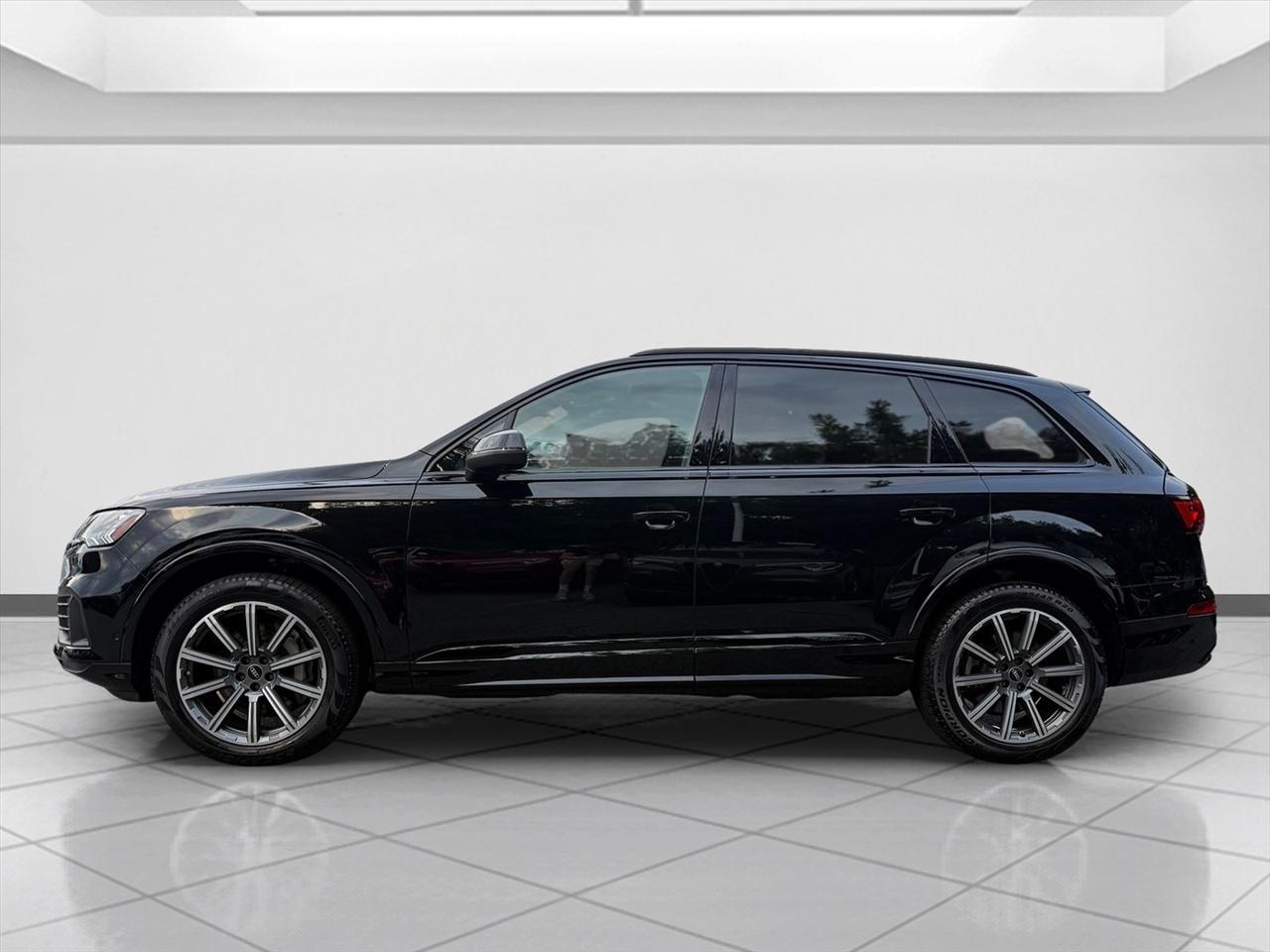 Audi Q7 photo 2