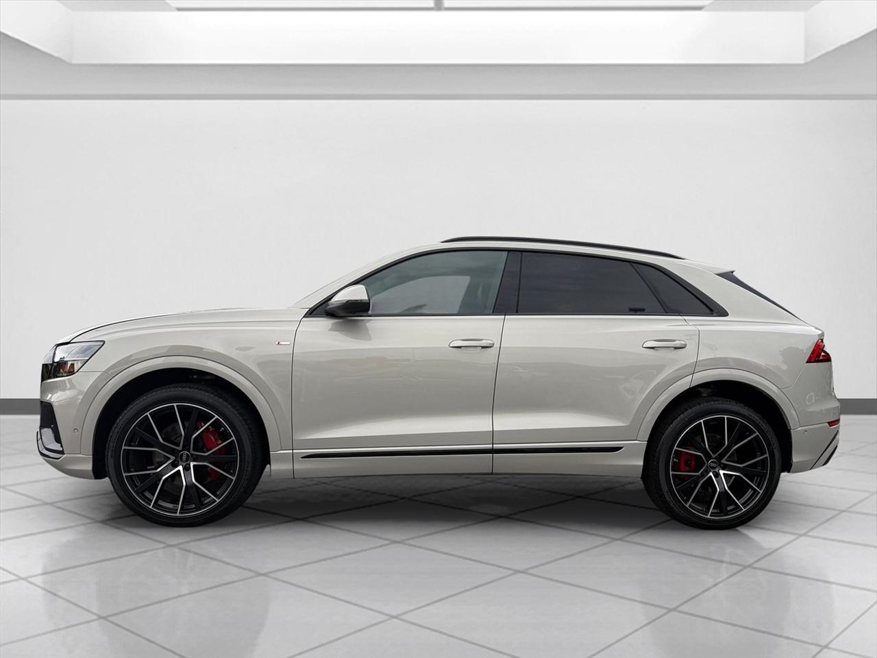 Audi Q8 photo 2
