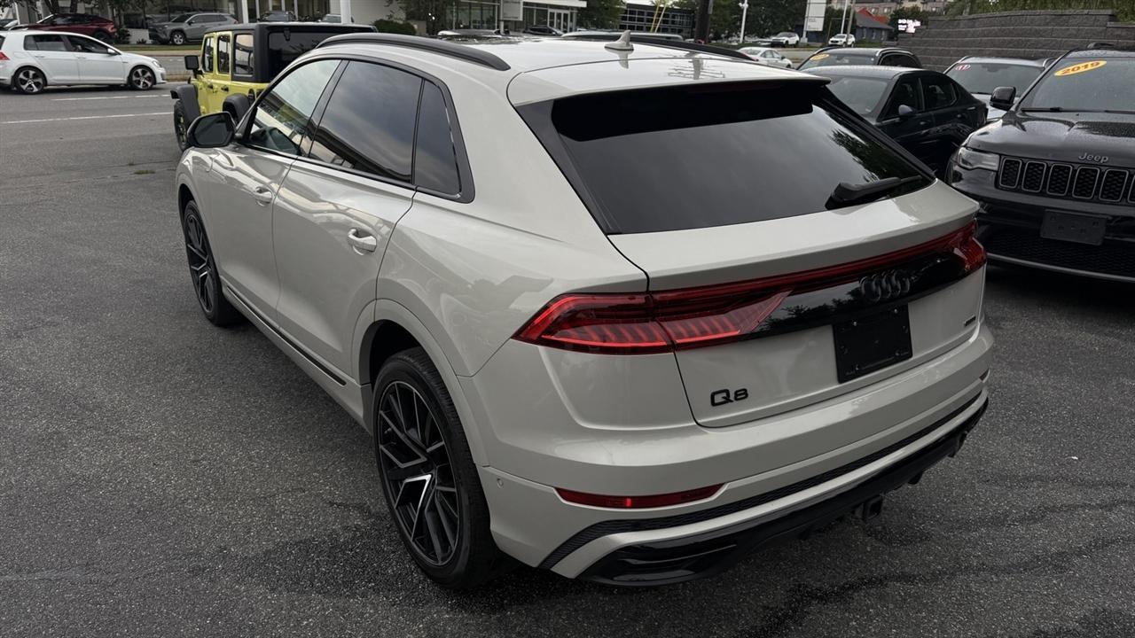 Audi Q8 photo 12