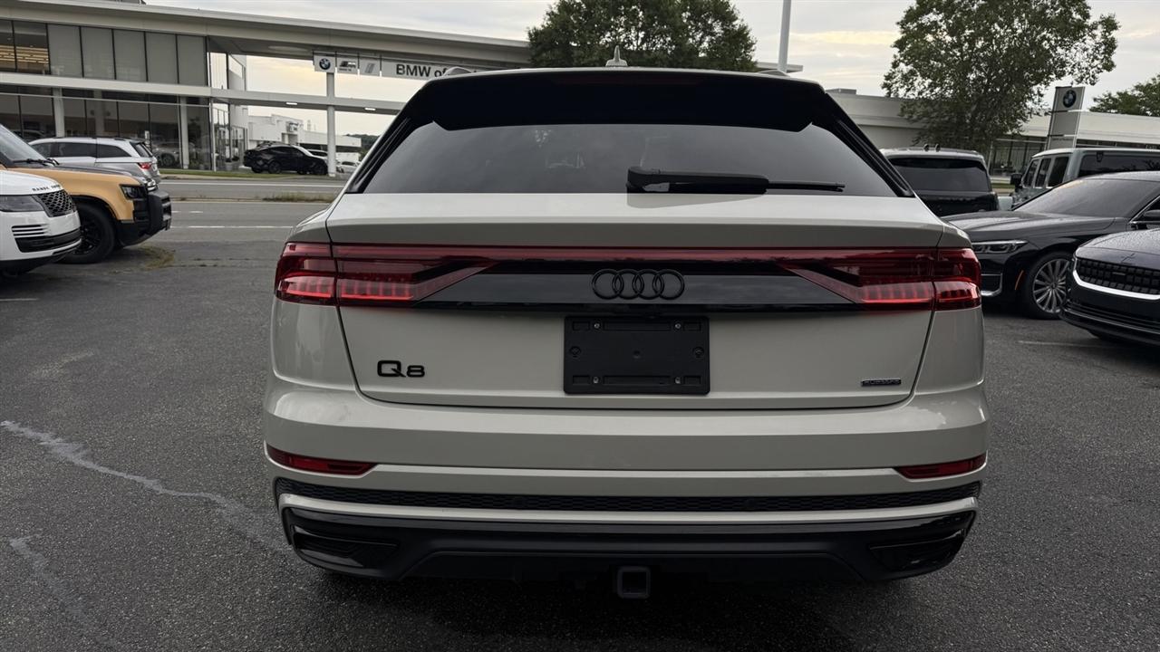 Audi Q8 photo 13