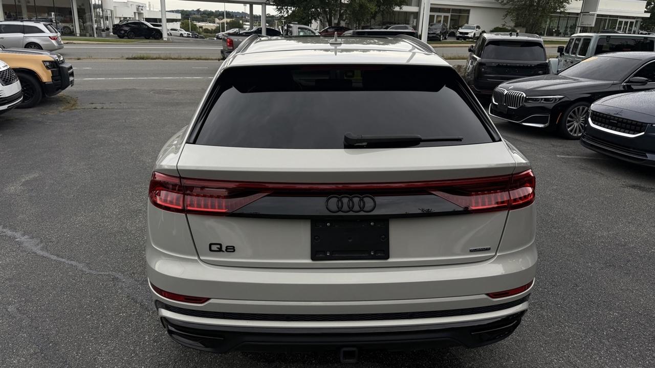 Audi Q8 photo 14