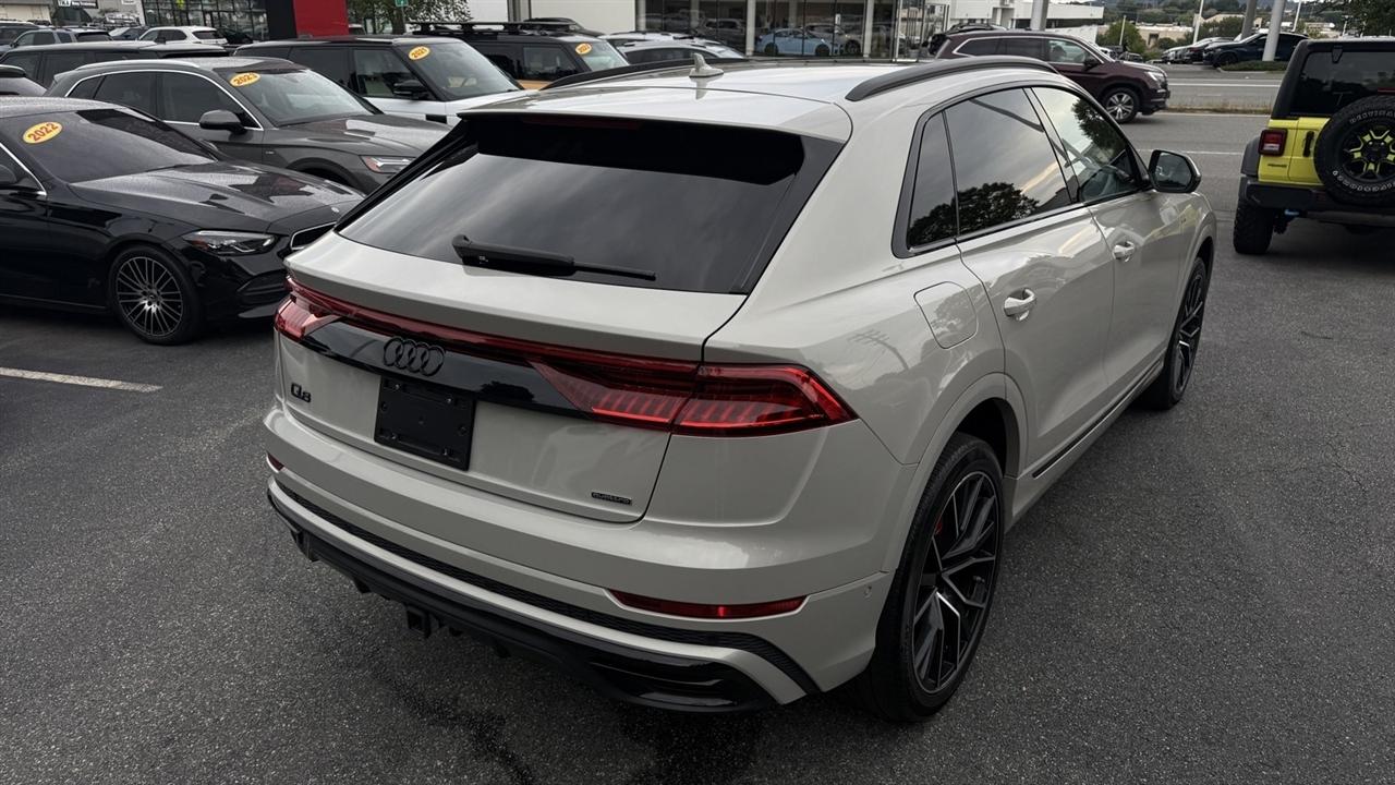 Audi Q8 photo 16
