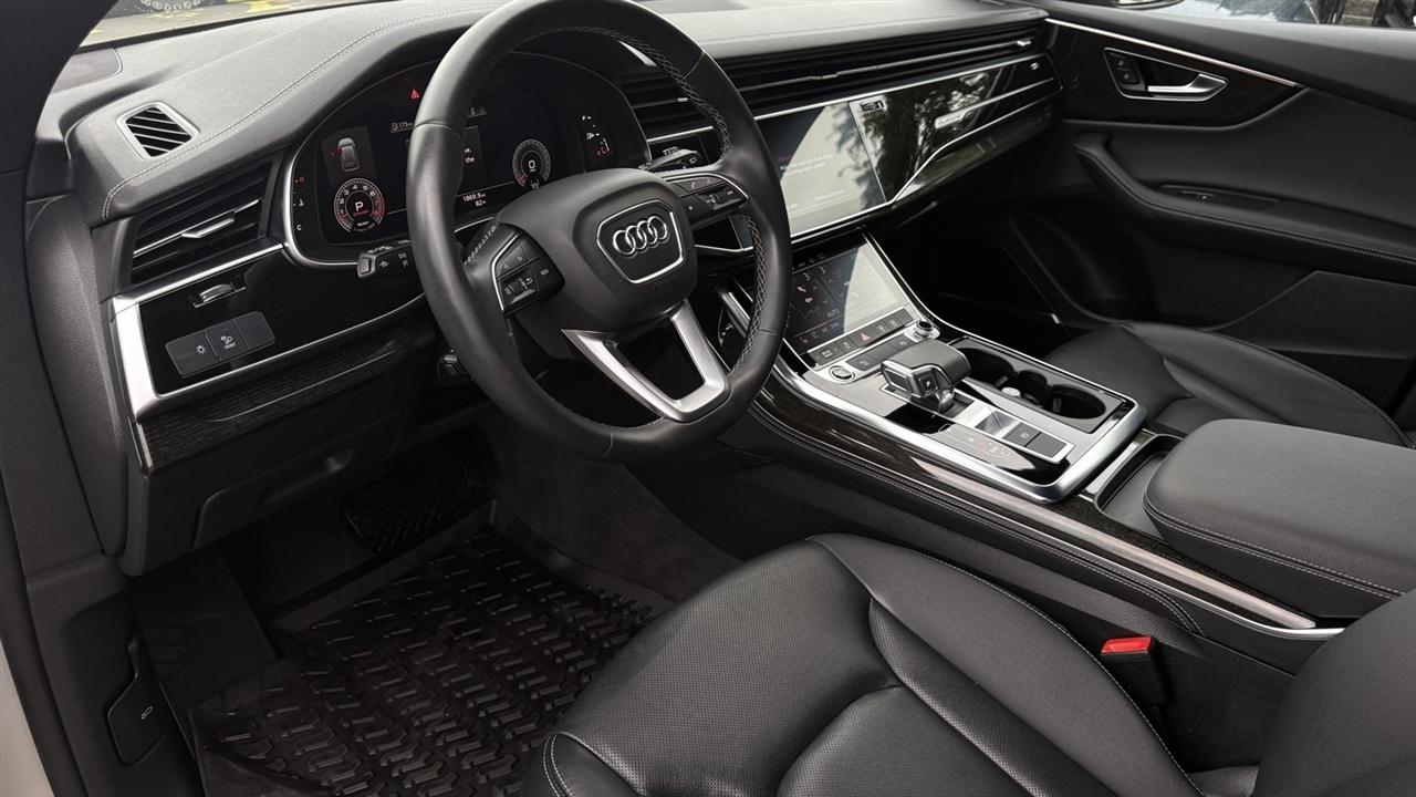 Audi Q8 photo 21