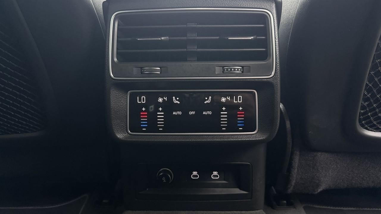 Audi Q8 photo 33