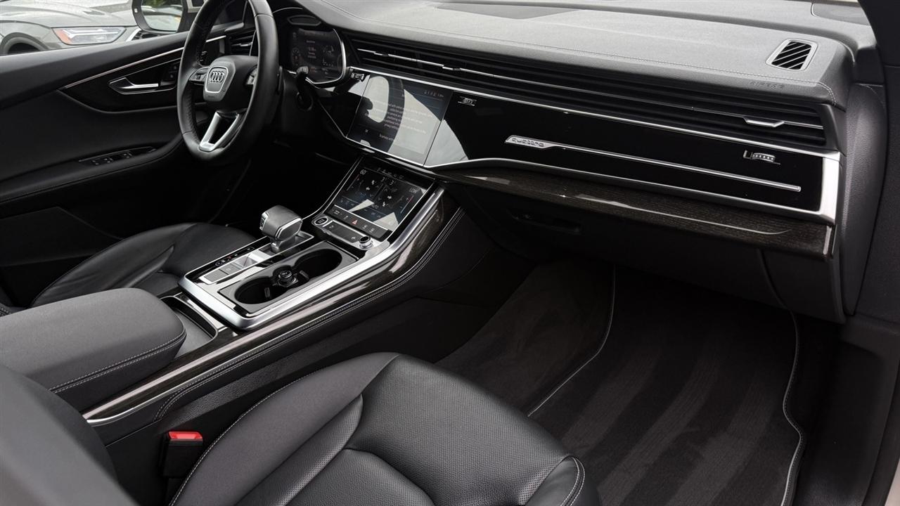 Audi Q8 photo 37