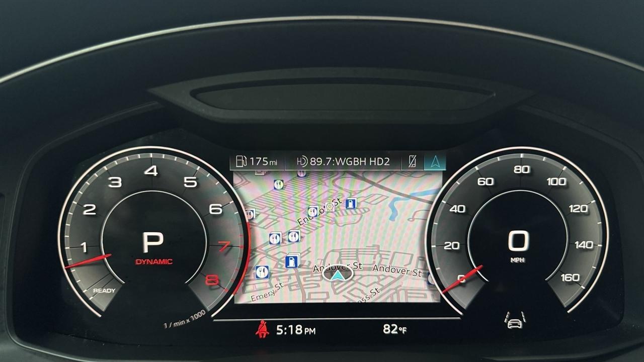 Audi Q8 photo 44